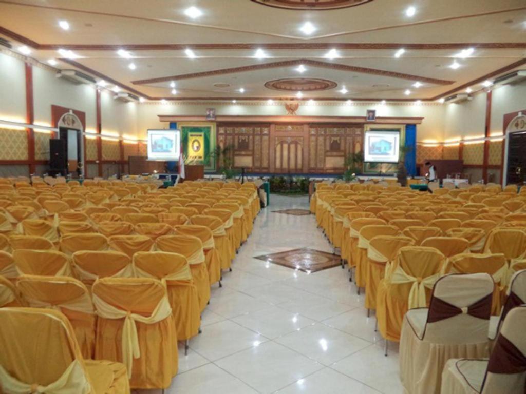 Yusro Hotel Restaurant & Convention Jombang Exteriér fotografie