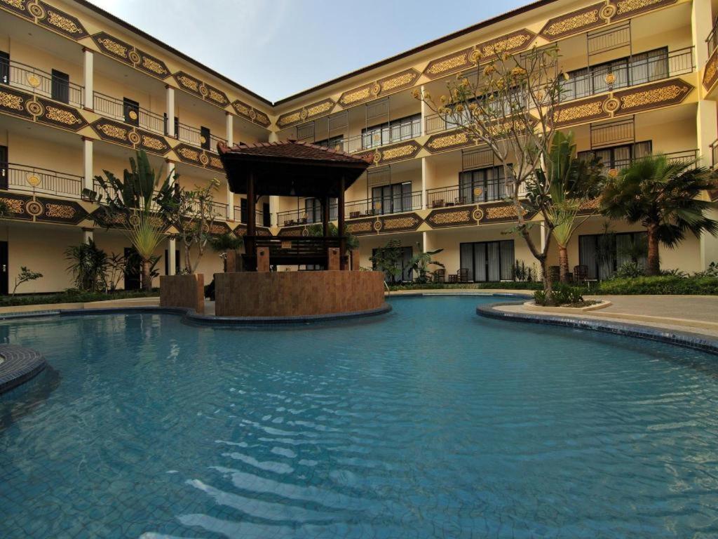 Yusro Hotel Restaurant & Convention Jombang Exteriér fotografie