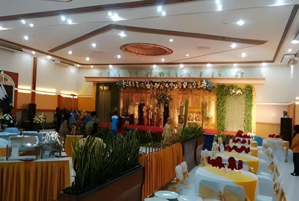 Yusro Hotel Restaurant & Convention Jombang Exteriér fotografie
