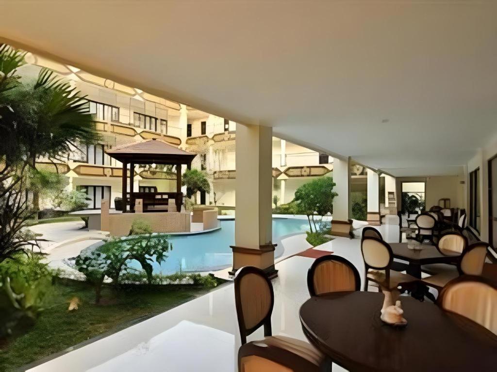 Yusro Hotel Restaurant & Convention Jombang Exteriér fotografie