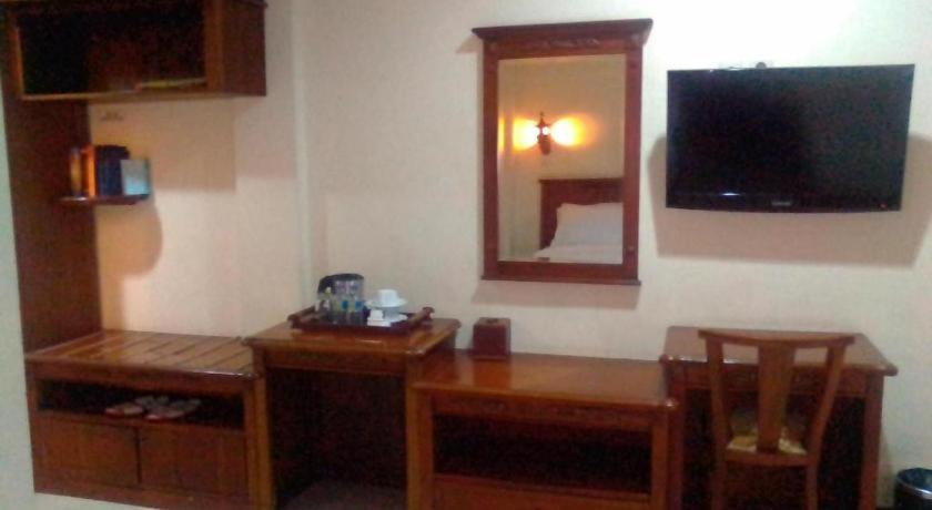 Yusro Hotel Restaurant & Convention Jombang Exteriér fotografie